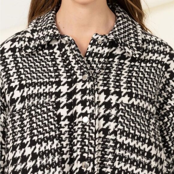 Textured Houndstooth Fray Hem Shacket - Picture 12 of 12